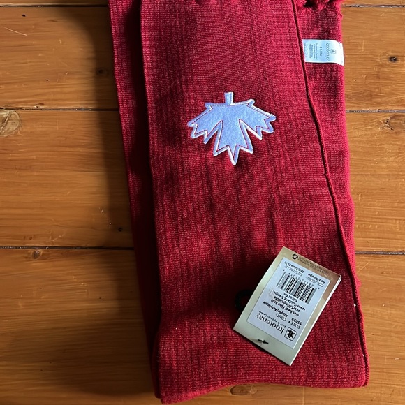 Canada Scarf - Picture 3 of 4